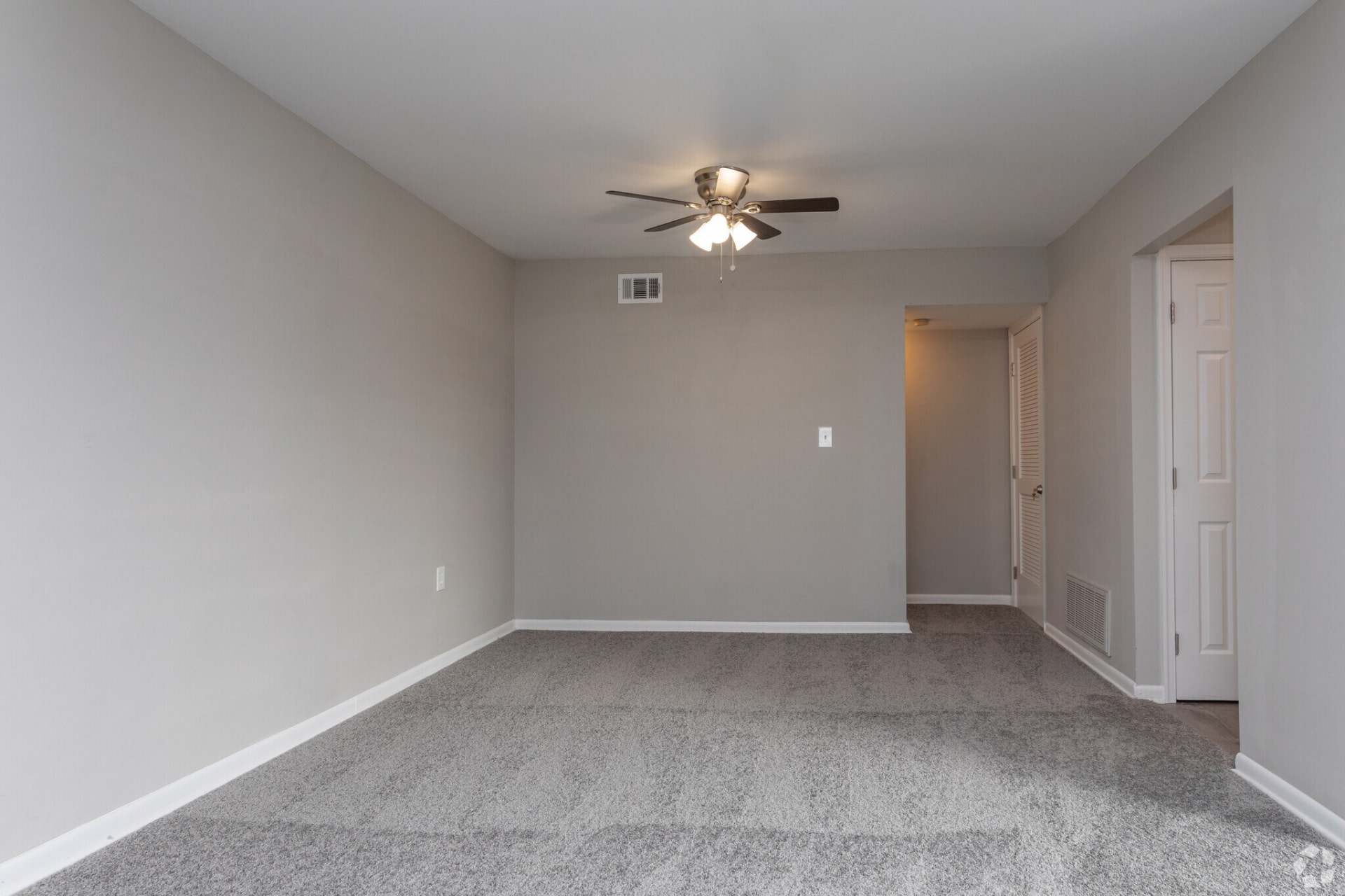 1 bedroom living area